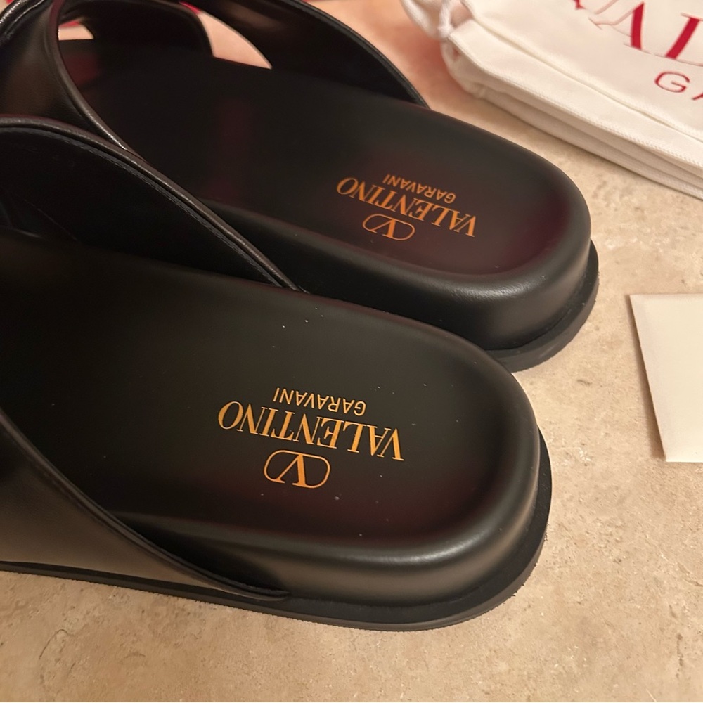 Authentic Valentino Garavani Black leather gold logo plate Slides Size 40 EUC! - Picture 9 of 16